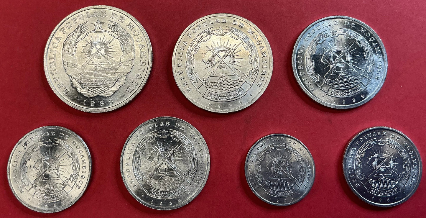 Mozambique - 7 Different Type 1982-1986 Set Unc.